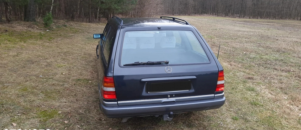 Mercedes-Benz W124 (1984-1993) cena 6400 przebieg: 333115, rok produkcji 1994 z Koszalin małe 121